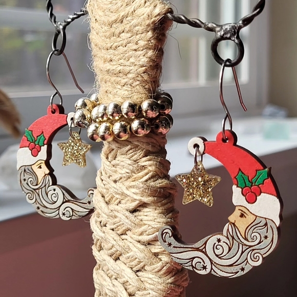 🎅🌙 Santa moon and star dangle earrings - Picture 10 of 11